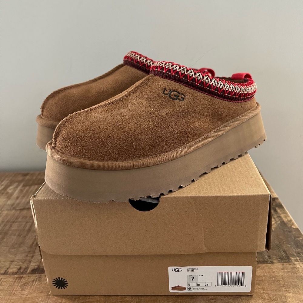 UGG Tazz Platform Size 7